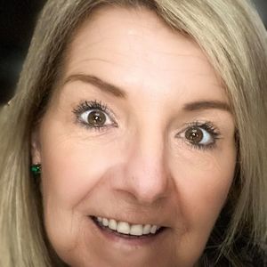 Meet your Posher, Debbie